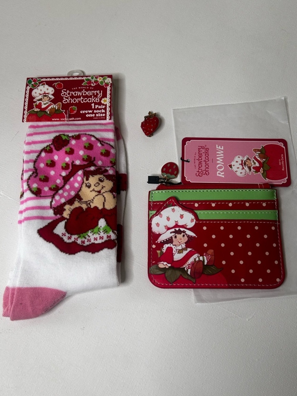 NWT Pink Strawberry Shortcake Wallet, Socks, Pin Bundle Set Collectible - Picture 11 of 11